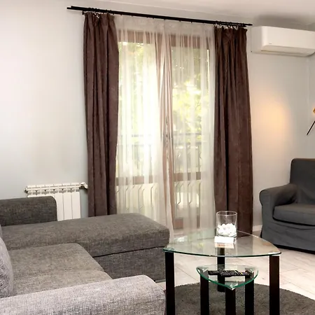 学生城区蒙阿密公寓 *