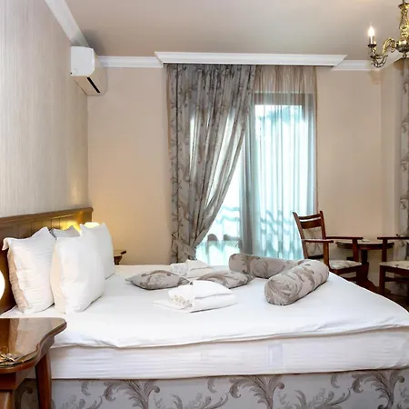 Mon Ami In Studentski Grad Area * ソフィア