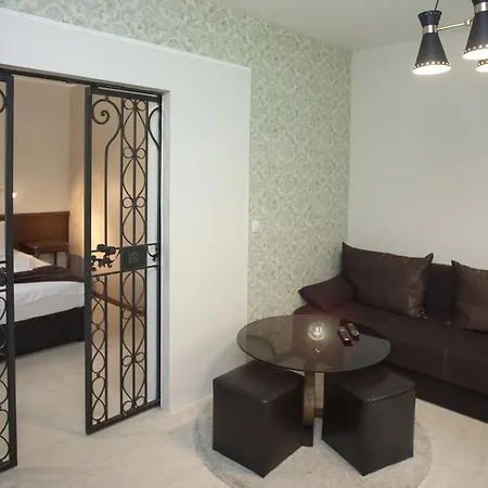 学生城区蒙阿密公寓 *