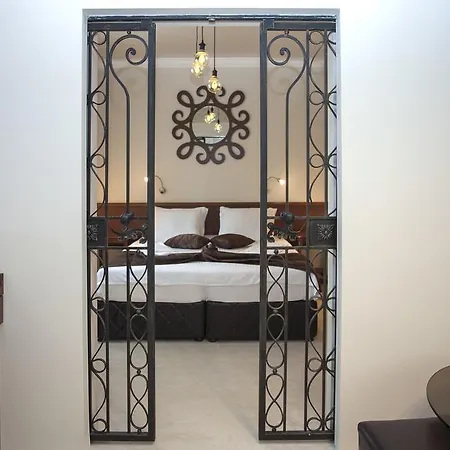 Mon Ami In Studentski Grad Area * Sofía