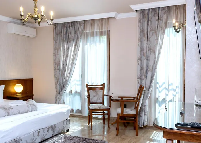 Mon Ami In Studentski Grad Area *